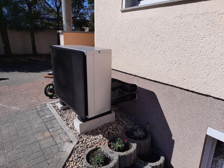 DAIKIN Altherma 3 H HT - Außengerät - Installation 1 DAIKIN Altherma 3 H HT - Außengerät - Installation 1