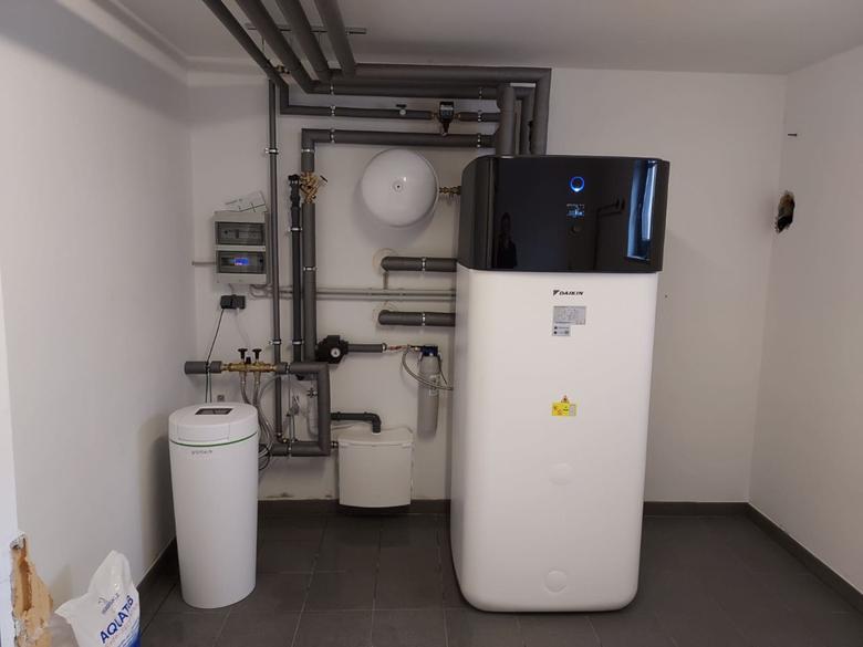 DAIKIN Altherma 3 H HT - Innen- und Außengerät - Installation 5 DAIKIN Altherma 3 H HT - Innen- und Außengerät - Installation 5